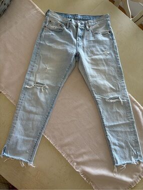 Levi's 501 T Tapered Light Blue Denim Jeans Women’s size 27W X 26L